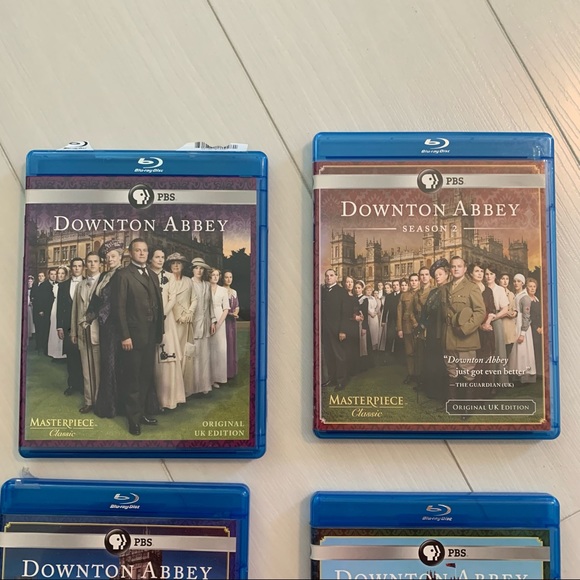 Downton Abbey Seasons 1-4 DVD Set Blu-Ray - Picture 2 of 7